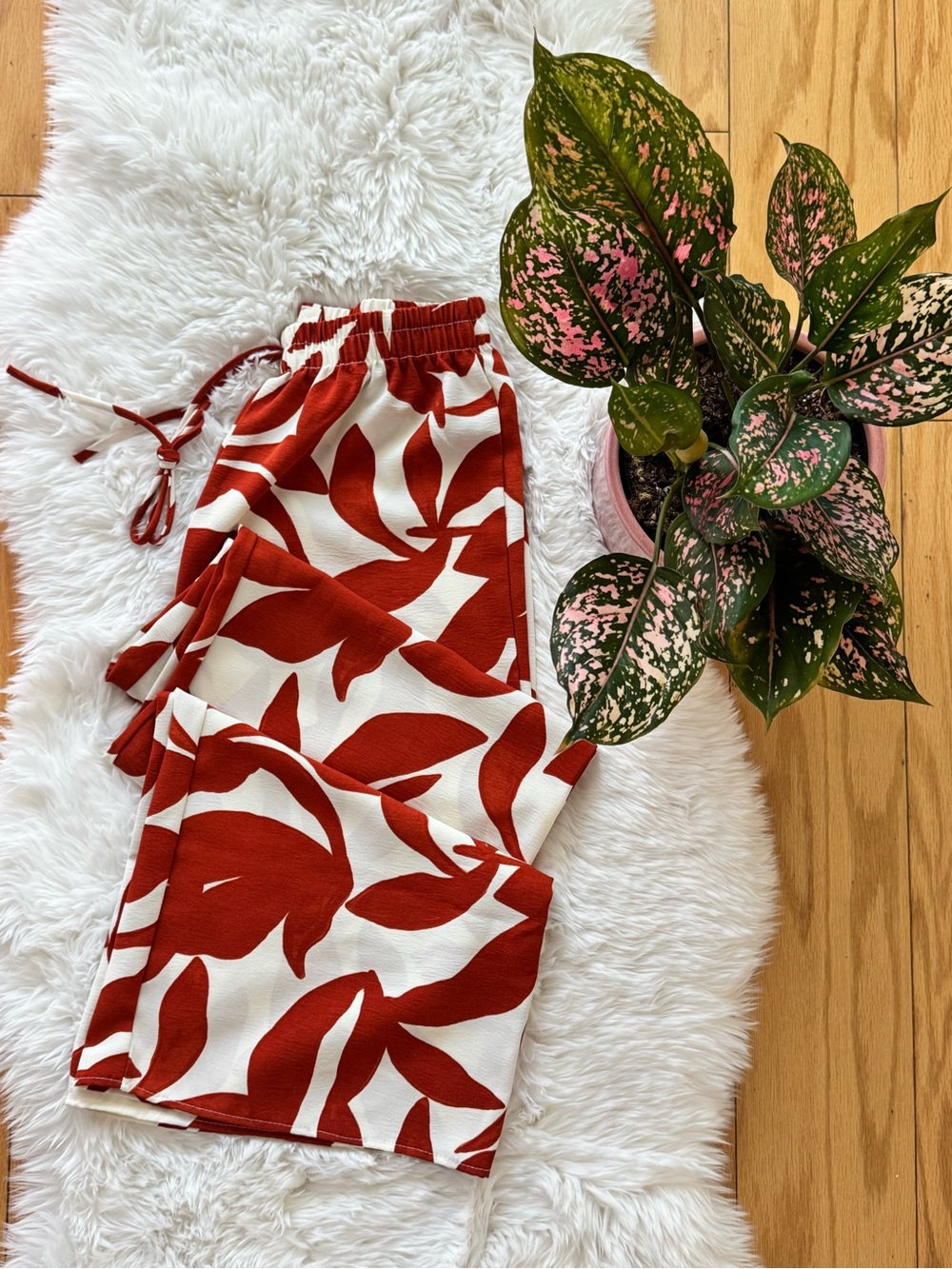 Women’s Red Leaf-Print Wide Leg Lounge Pants